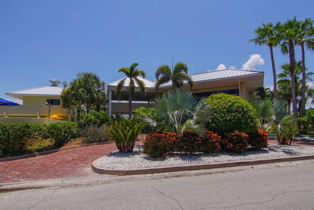Riverview, Studio 507, Beach Steps Away!+Pool+Wifi Ruskin Eksteriør bilde